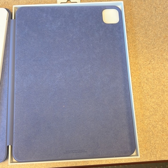 iPad Smart Folio, iPad Pro 11-inch (1st, 2nd, and 3rd generation) Light Violet - Picture 6 of 10